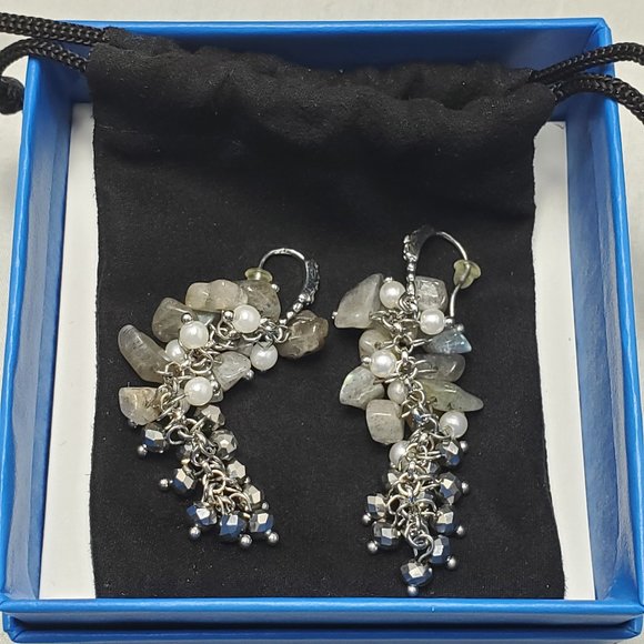 Ali Khan crystal glass bead cluster cascade drop earring gray, pearl, hematite - Picture 5 of 5